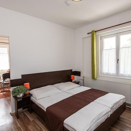 Hello Apartmanhaz Sopron Luaran gambar