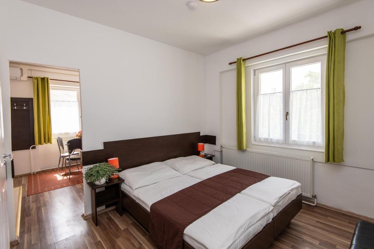 Hello Apartmanhaz Sopron Luaran gambar