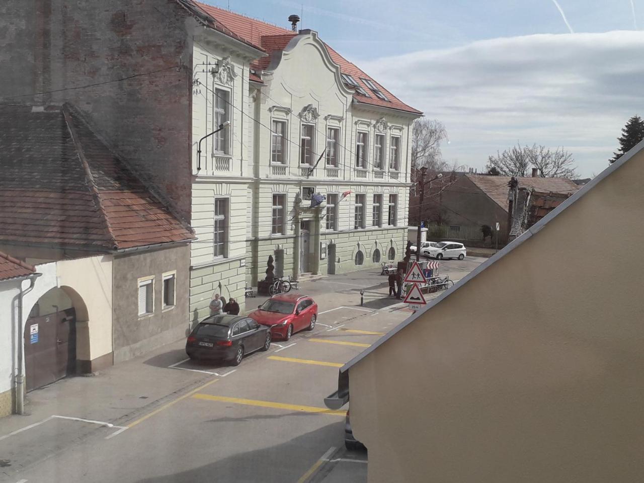Hello Apartmanhaz Sopron Luaran gambar